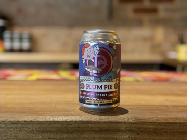 This sour beer pours purple and is sweet yet sour as the tart plum flavour combines with cloves, star anise and a hint of cinnamon. Balance comes via sweet, bready malt flavours and the addition of lactose contributes to the thick, creamy mouthfeel.